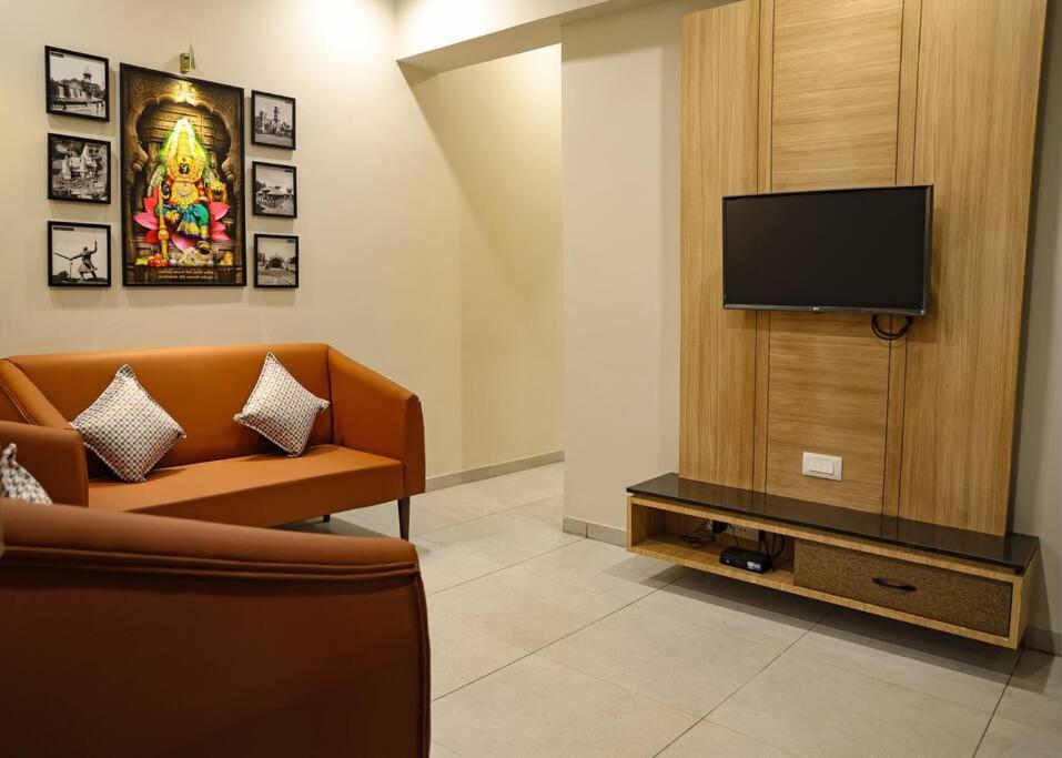 'Sumadhu Homes 301 ' Kolhapur Exteriör bild